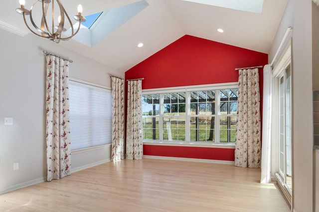 W235S4478 Amber COURT, Waukesha, WI 53189