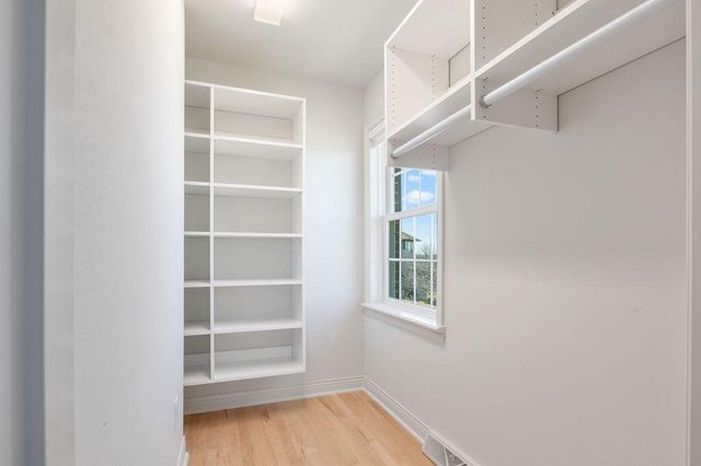 W235S4478 Amber COURT, Waukesha, WI 53189