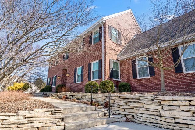 W235S4478 Amber COURT, Waukesha, WI 53189