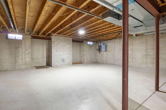 W235S4478 Amber COURT, Waukesha, WI 53189