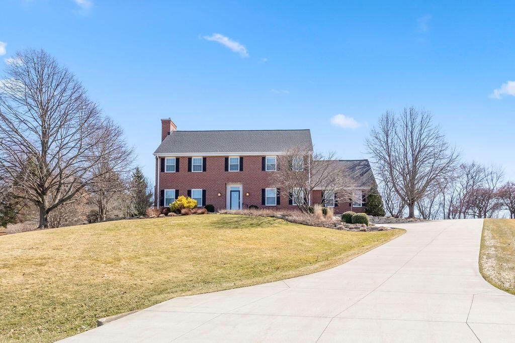 W235S4478 Amber COURT, Waukesha, WI 53189