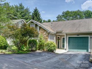 621 E Park Place, Hendersonville, NC 28791