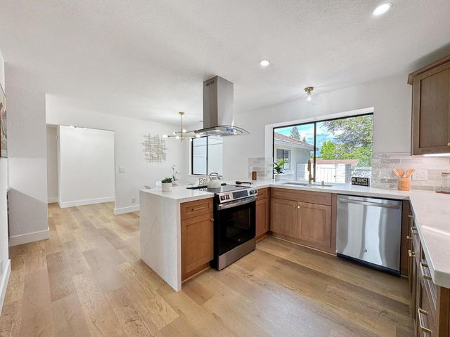 6942 Pera Dr, Rancho Murieta, CA 95683