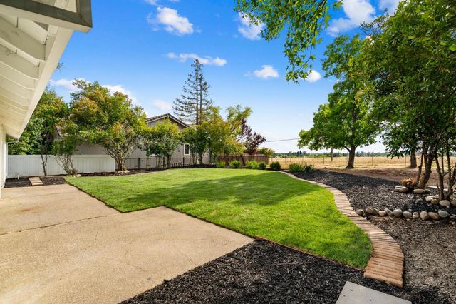 6942 Pera Dr, Rancho Murieta, CA 95683