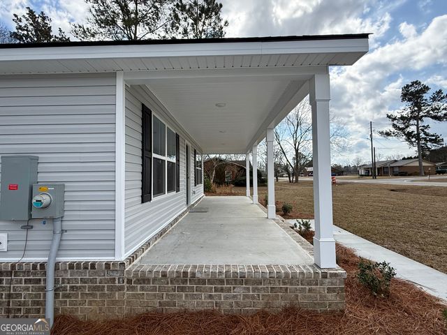 103 Continental Street, Glennville, GA 30427