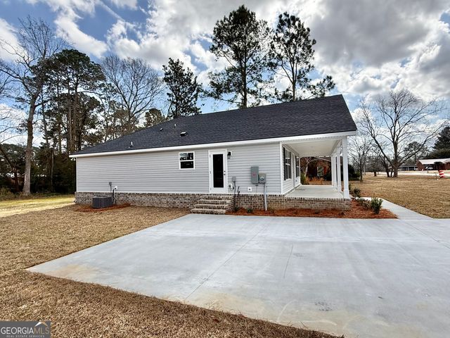 103 Continental Street, Glennville, GA 30427