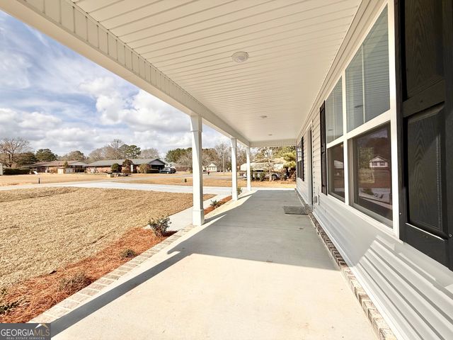 103 Continental Street, Glennville, GA 30427