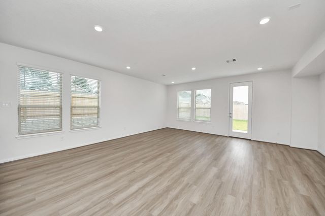 18211 Hidden Dahlia Drive, Tomball, TX 77377