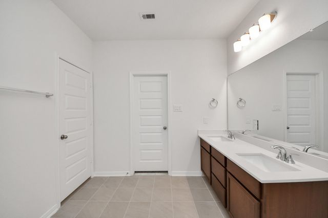 18211 Hidden Dahlia Drive, Tomball, TX 77377