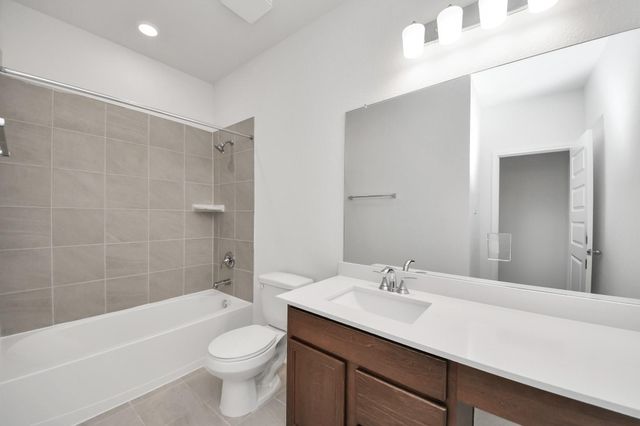 18211 Hidden Dahlia Drive, Tomball, TX 77377