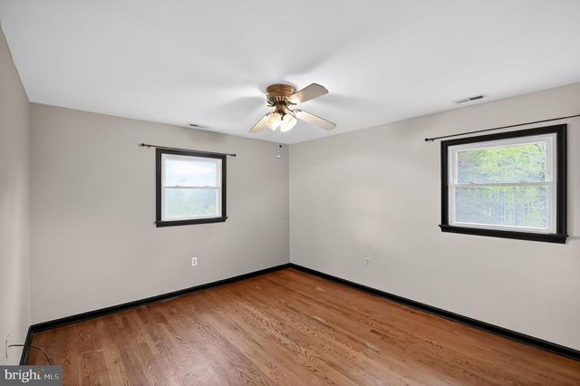 512 ROUND HILL RD, Boston, VA 22713