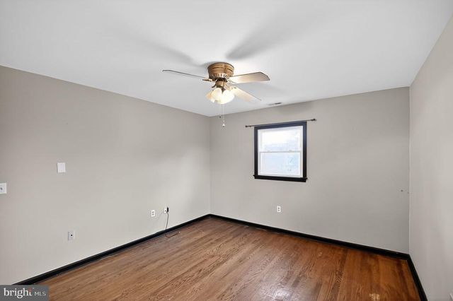 512 ROUND HILL RD, Boston, VA 22713