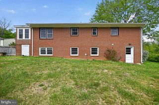 512 ROUND HILL RD, Boston, VA 22713