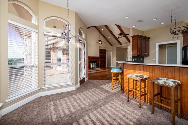 270 Stone Mountain Road, Cresson, TX 76035