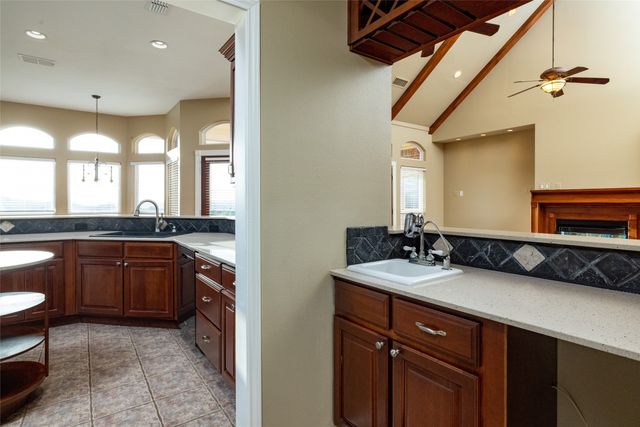 270 Stone Mountain Road, Cresson, TX 76035