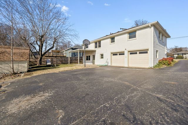 1928 Valley Park Dr, Nashville, TN 37216