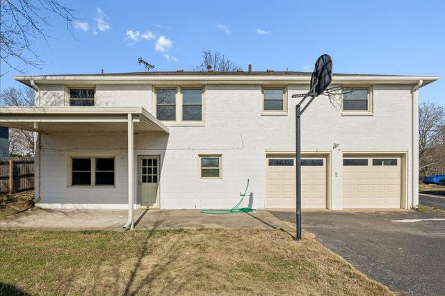 1928 Valley Park Dr, Nashville, TN 37216