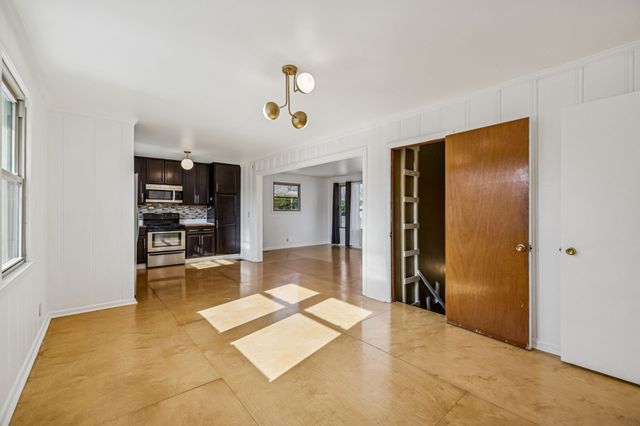 1928 Valley Park Dr, Nashville, TN 37216