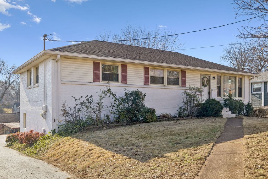 1928 Valley Park Dr, Nashville, TN 37216