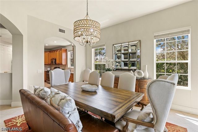 9031 Cherry Oaks TRL 101, Naples, FL 34114