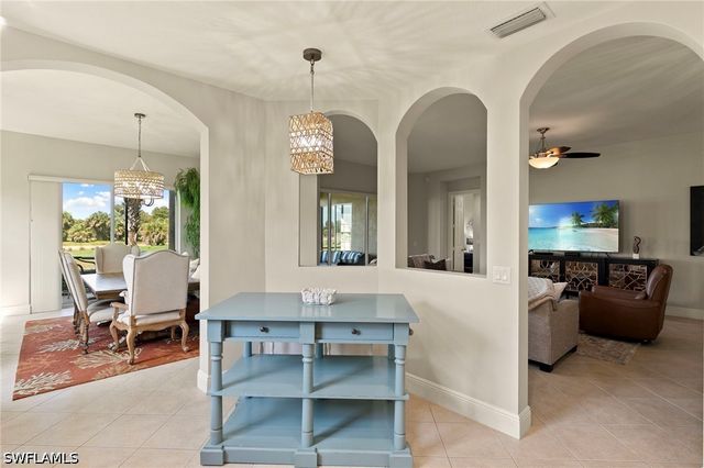 9031 Cherry Oaks TRL 101, Naples, FL 34114