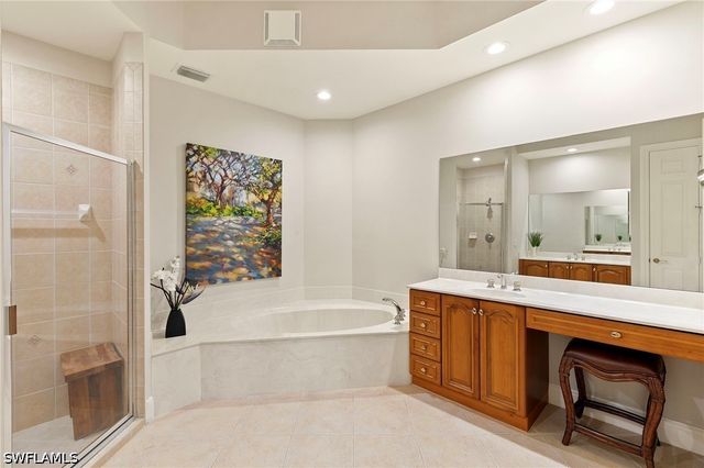 9031 Cherry Oaks TRL 101, Naples, FL 34114