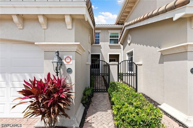 9031 Cherry Oaks TRL 101, Naples, FL 34114