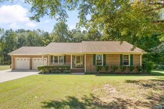 112 Meadow Run NE, Huntsville, AL 35811