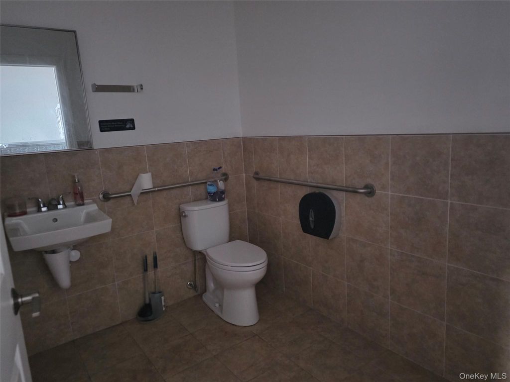 1024 W Beech Street, Long Beach, NY 11561 — photo 5