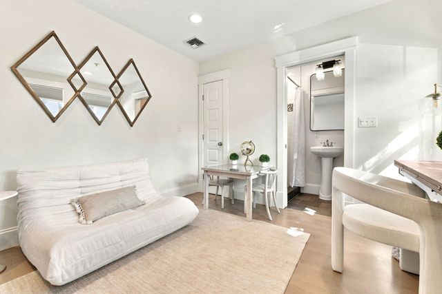 44 Sackville St, Boston, MA 02129