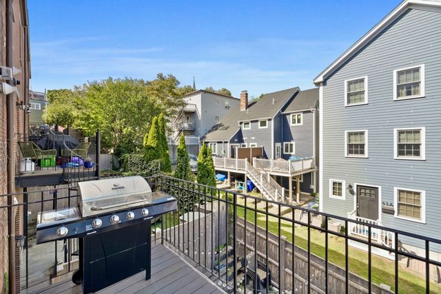 44 Sackville St, Boston, MA 02129