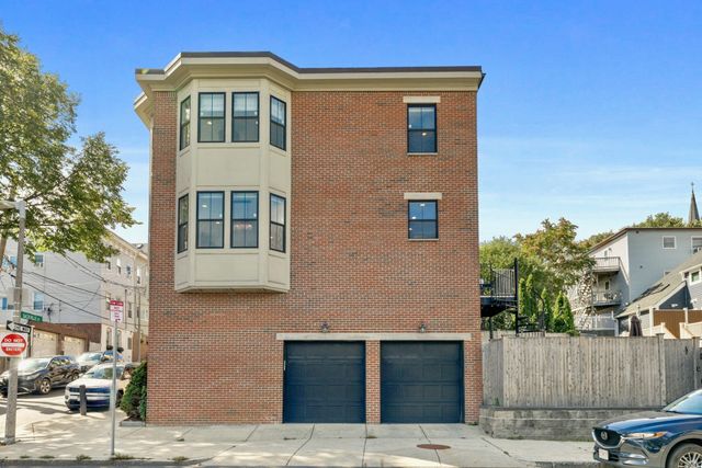 44 Sackville St, Boston, MA 02129