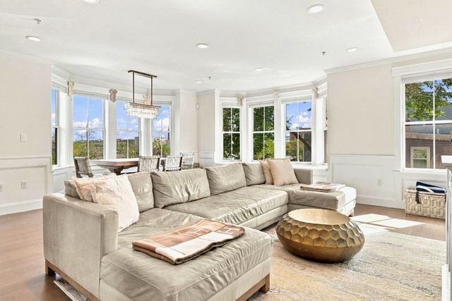 44 Sackville St, Boston, MA 02129
