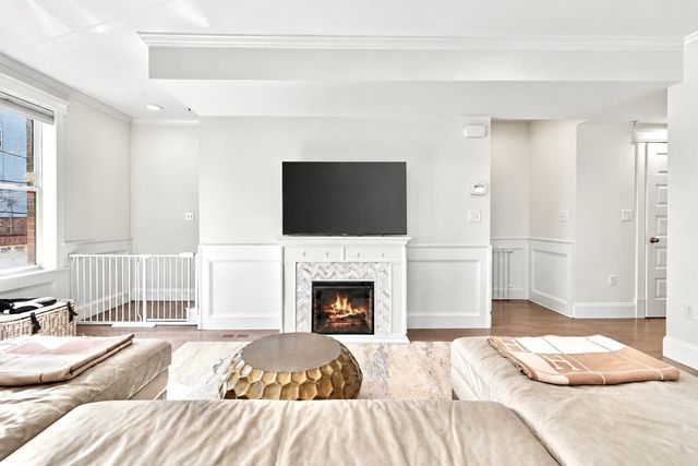 44 Sackville St, Boston, MA 02129