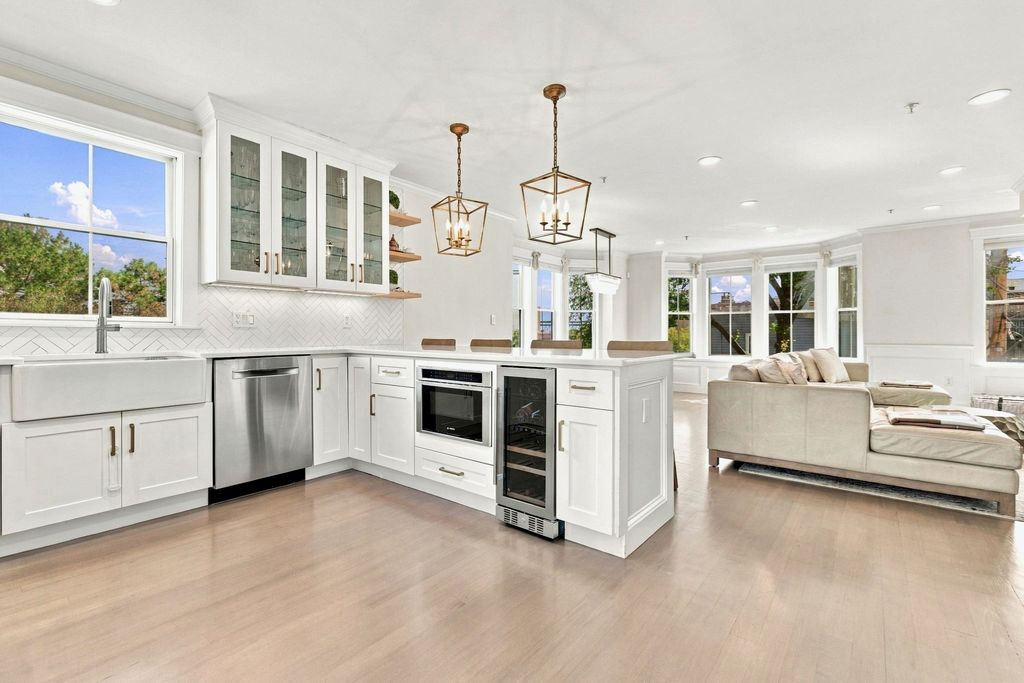 44 Sackville St, Boston, MA 02129