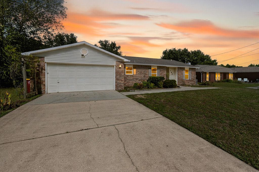 104 Louise Drive, Crestview, FL 32536