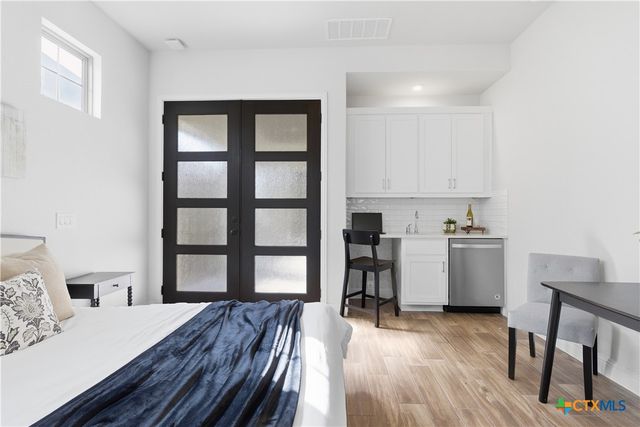 225 Diamondback Drive, Georgetown, TX 78628