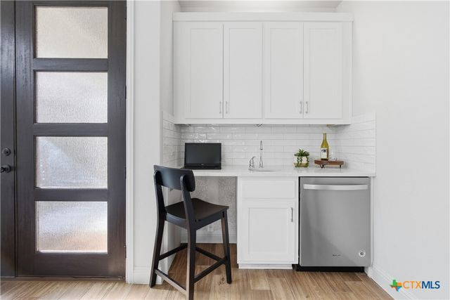 225 Diamondback Drive, Georgetown, TX 78628