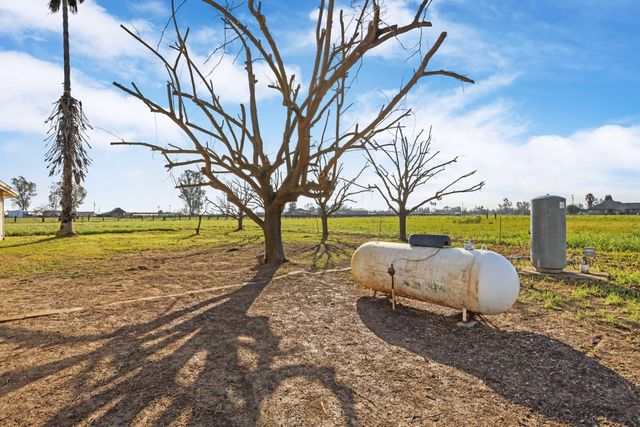 24257 N Pearl Rd, Acampo, CA 95220