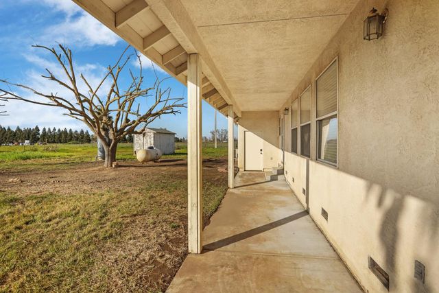 24257 N Pearl Rd, Acampo, CA 95220