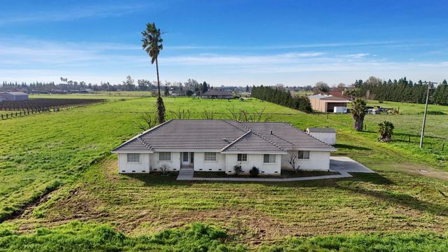 24257 N Pearl Rd, Acampo, CA 95220