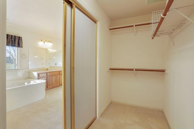 24257 N Pearl Rd, Acampo, CA 95220