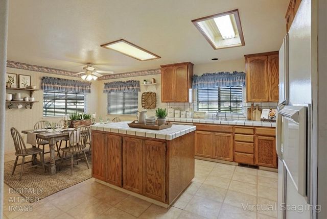 24257 N Pearl Rd, Acampo, CA 95220