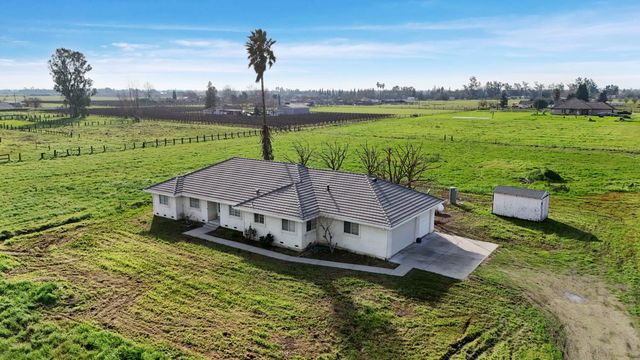 24257 N Pearl Rd, Acampo, CA 95220