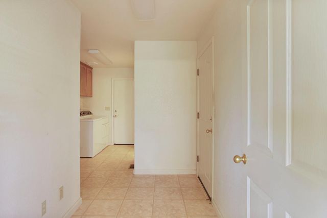 24257 N Pearl Rd, Acampo, CA 95220