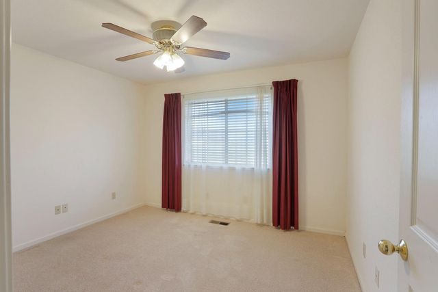 24257 N Pearl Rd, Acampo, CA 95220