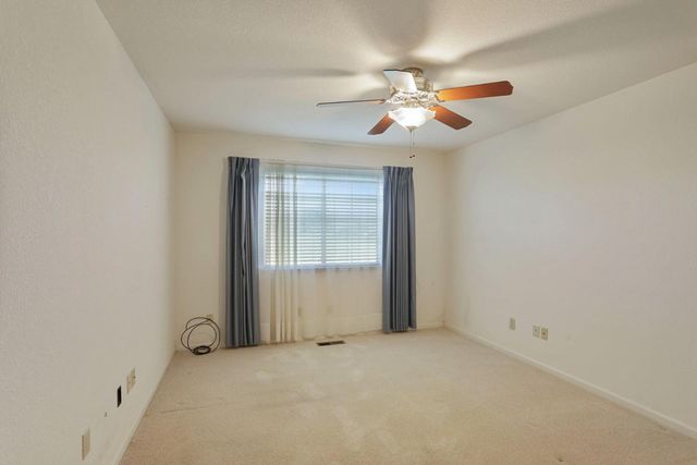 24257 N Pearl Rd, Acampo, CA 95220