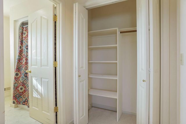 24257 N Pearl Rd, Acampo, CA 95220