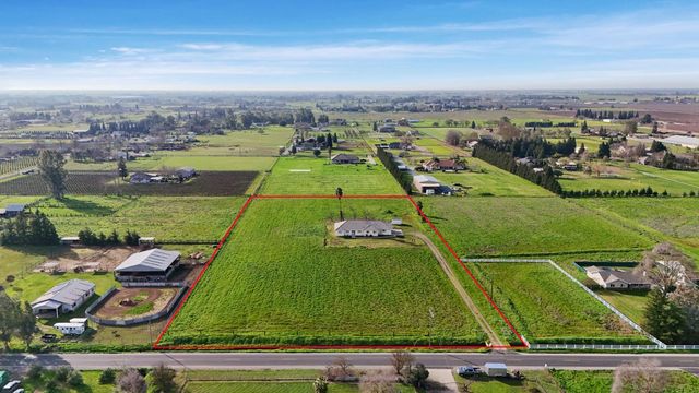 24257 N Pearl Rd, Acampo, CA 95220