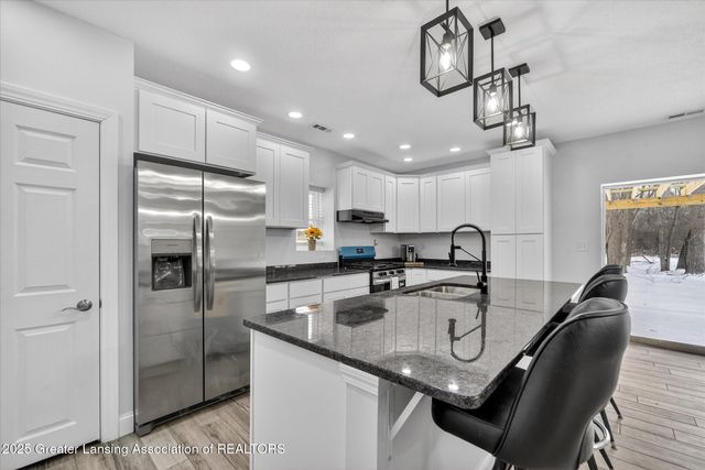 1532 N Eifert Road, Holt, MI 48842